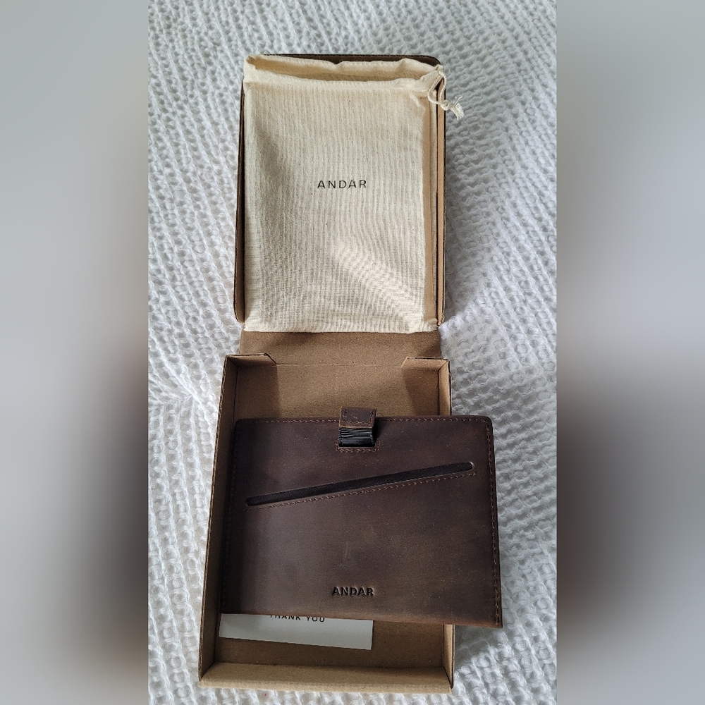 Andar Atlas Leather Passport Wallet